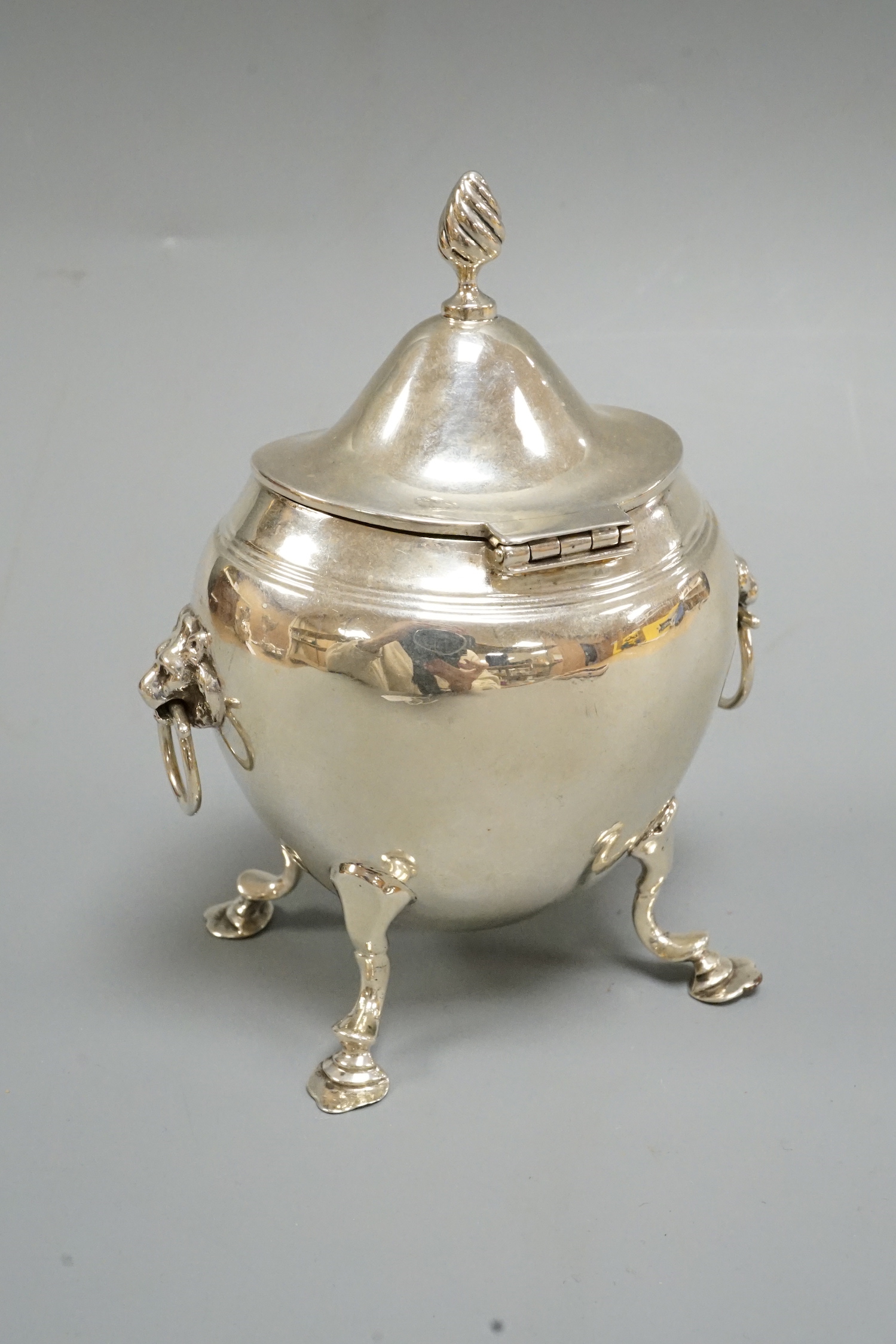An Edwardian silver cauldron shaped tea caddy, Nathan & Hayes, Chester, 1903, height 12.5cm.
